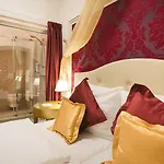 Boutique Hviezdoslav فندق