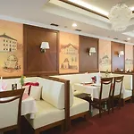 Boutique Hviezdoslav فندق 4*