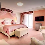 Boutique Hviezdoslav فندق 4*